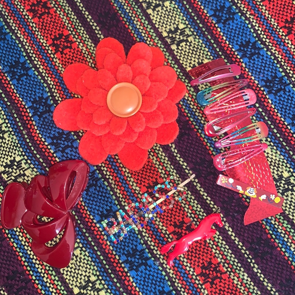 🌻 (5 items for $15)Red Mustang Lot~ a little weird but in a good way (I think?)